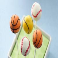 Cookies and Cream Sports Ball Cake Pops_image