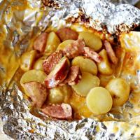 Cheesy Potato and Sausage Foil Packets_image