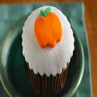 Orange-Filled Chocolate Cupcakes with Fondant_image
