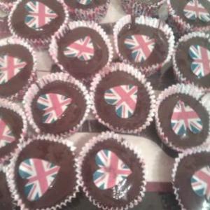 Vanilla & chocolate cupcakes_image