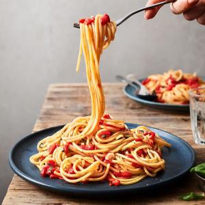 Red pepper & anchovy spaghetti_image