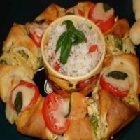 Chicken, Broccoli and Cheese Crescent Wreath image