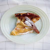 Dutch Baby Pancake with Apples image