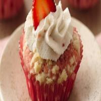 Streusel-Topped Strawberry-Rhubarb Cupcakes image