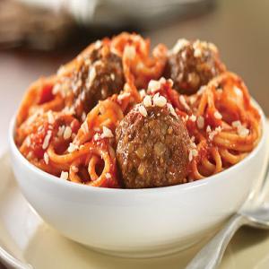 Shredded Parmesan Spaghetti & Meatballs_image