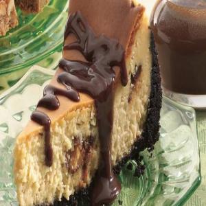 Snickers™ Triple Chocolate Cheesecake_image