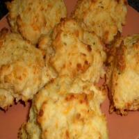 Cheddar, Garlic, and Herb drop biscuits_image