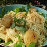 Angel Hair Pasta With Scallops and Arugula_image