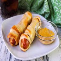 Crescent Wrapped Cheese Hot Dogs_image