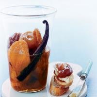 Chai-Poached Apricots and Plums_image