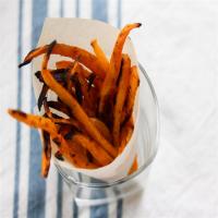 Sweet and Spicy Carrot Fries image