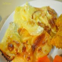 Garlic Creamed Potatoes image