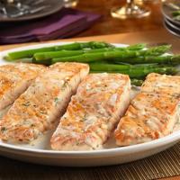 Salmon with Creamy Dill Sauce from Swanson®_image