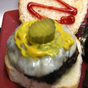 Cheesy Salsa Burgers_image