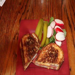Grilled Smoked Gouda Cheese With Capicola Sandwich_image