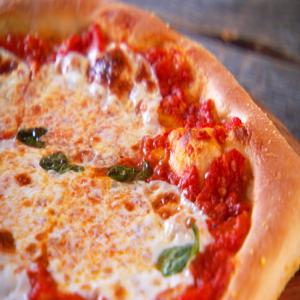 Lucinda's Pizza Margherita_image