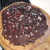 Mr. Food Chocolate Chip Cookie Pizza_image