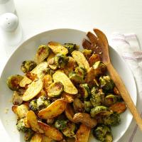 Lemon Roasted Fingerlings and Brussels Sprouts_image