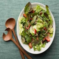 Green Salad with Strawberry Balsamic Vinaigrette_image