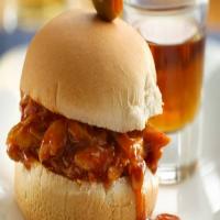 Whiskey and Beer BBQ Chicken Sliders_image