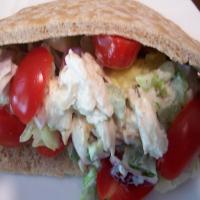 Chicken and Salad Pitas_image