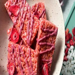 Strawberry Rice Crispy Treats Recipe by Tasty_image