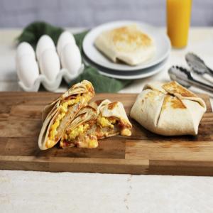 Crunchy Breakfast Queso Wraps image