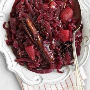 Red cabbage with mulled Port & pears_image