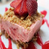 Frosty Strawberry Dessert_image