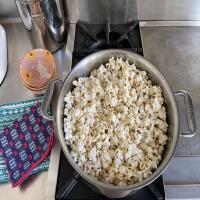 How to Make Stovetop Popcorn_image