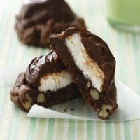 Chocolate-Marshmallow Pillows_image