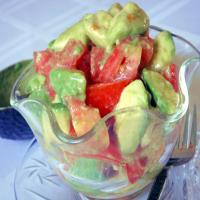 Easy Avocado and Tomato Salad_image