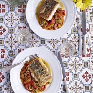 Hake with stewed peppers_image