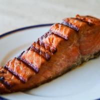 Grilled Salmon with Soy-Honey Marinade_image