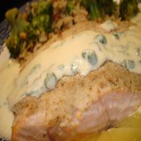 Baked Horseradish Salmon With Chardonnay Chive Butter Sauce_image