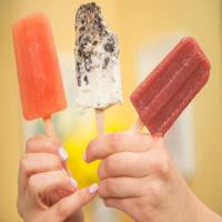 Two-Ingredient Cookies and Cream Ice Pops image