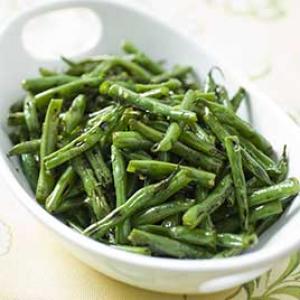 Sautéed Green Beans with Garlic and Herbs Recipe - (4.6/5) image