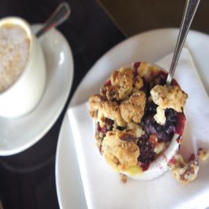 Blackberry Brown Betty with Pecan Crumble_image