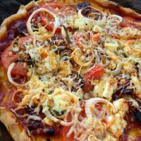 Auberge Chorizo, Goat's Cheese and Onion Pizza - Thin Crust_image