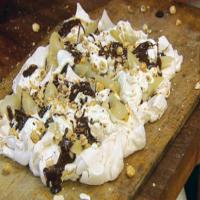 Tray-Baked Meringue with Pears, Cream, Toasted Hazelnuts and Chocolate Sauce_image