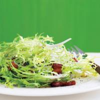 Frisee Salad with Warm Bacon Vinaigrette_image