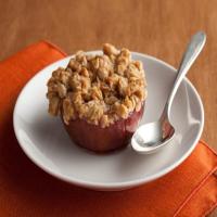 Baked Apple with Crisp Topping_image