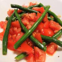 Chilean Tossed Green Beans and Tomatoes image