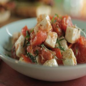 Stewed Tomato and Fresh Mozzarella Salad_image