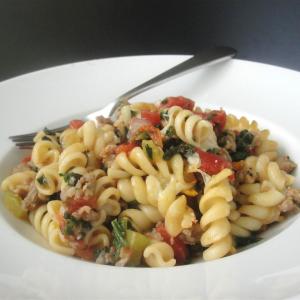 Tomato, Spinach, and Cheese Pasta_image