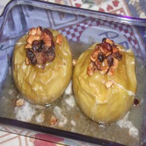 Baked Apples (With Chopped Hazelnuts)_image