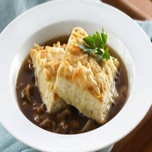 Beef and Onion Soup with Cheesy Biscuit Croutons_image