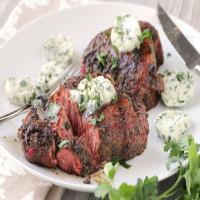 Grilled Crusted Steak With Lemon Butter_image
