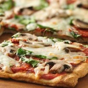 Grilled Spinach and Mushroom Pizza_image