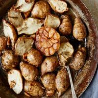 Crispy Jerusalem artichokes with roasted garlic & rosemary_image